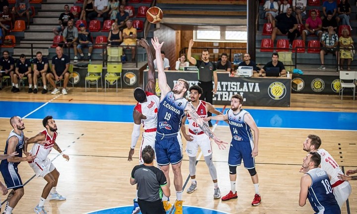 Slovensko v posledných dvoch dueloch o postup na EuroBasket